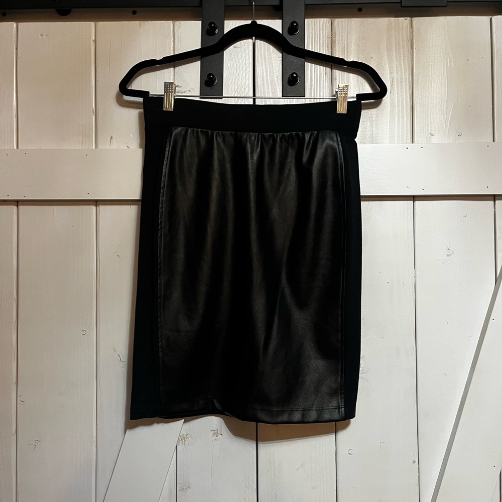 Splendid Black Skirt